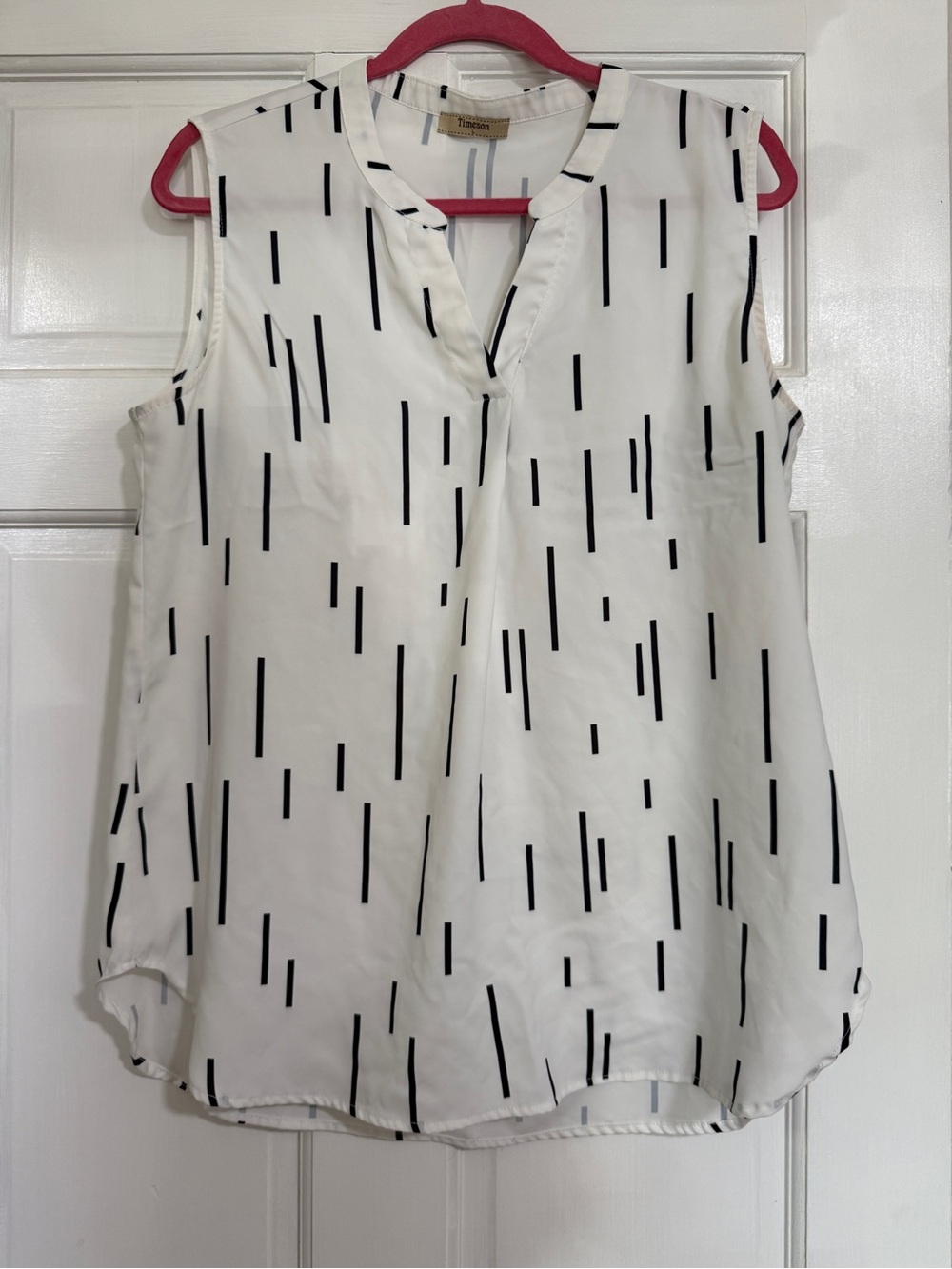Halogen White Sleeveless V-Neck Camisole with Black Dash Print